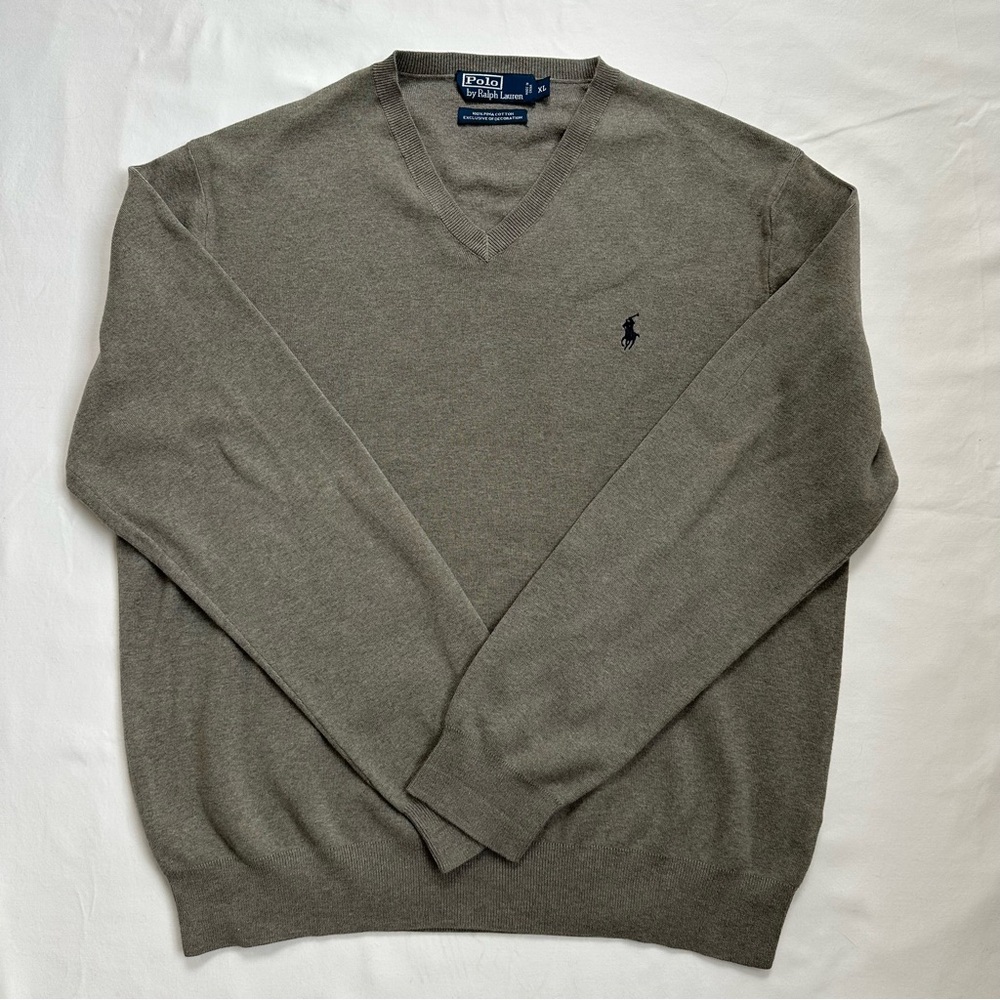 Ralph Lauren Men's V-Neck Sweater in Gray